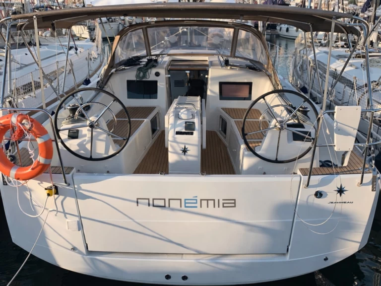 Pronájem lodi Jeanneau Sun Odyssey 410 v Nettuno na Samboatu