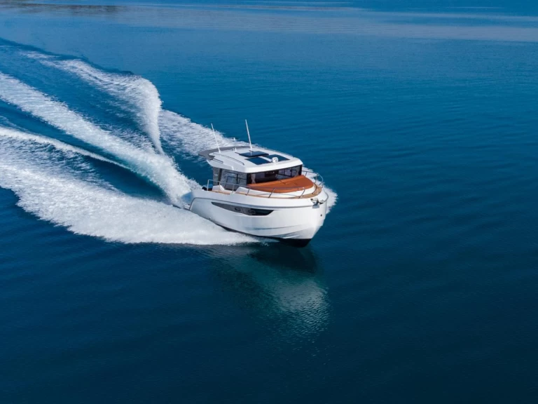 Kavi Yacht Kavi 9 jednotlivci a charterové společnosti v Pula