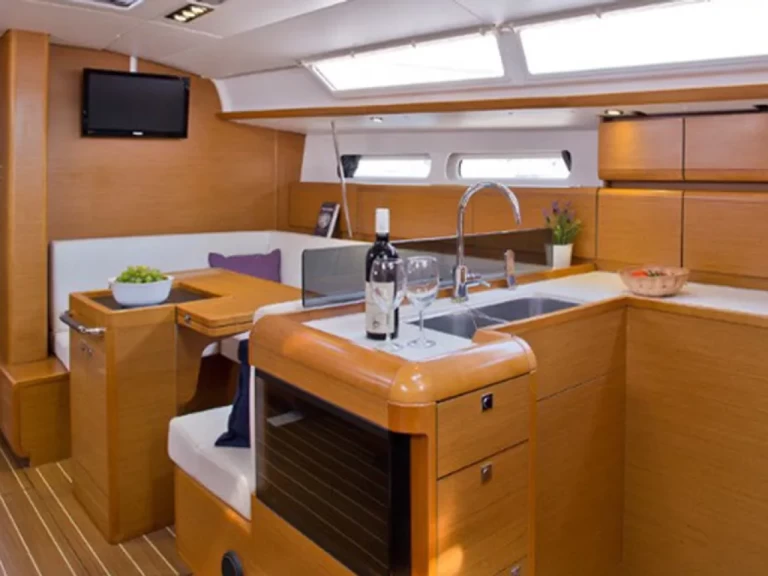 Pronajmout Plachetnice se skipperem či ne Jeanneau v Lefkáda