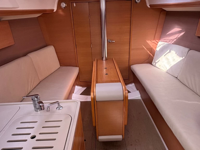 Pronájem lodi Palermo lákavé ceny Dufour 310