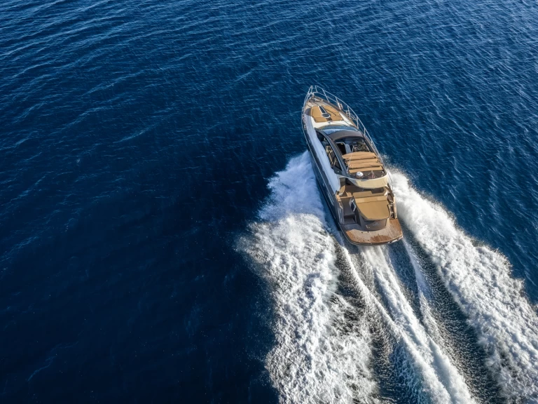 Pronájem jachty v Kaštel Gomilica -Cranchi Cranchi M44 HT na Samboatu