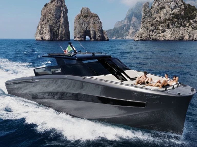 Pronájem Jachta Fiart s licencí