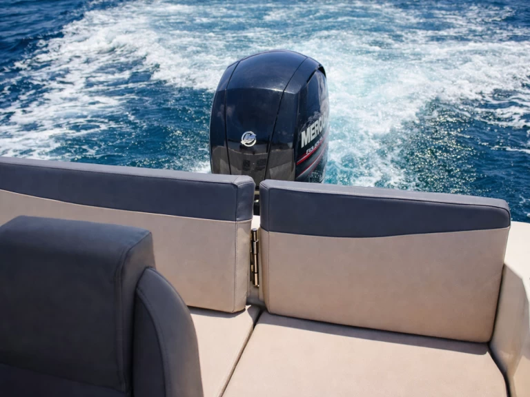 Pronajmout si Quicksilver Activ 605 Sundeck v Mandelieu-la-Napoule