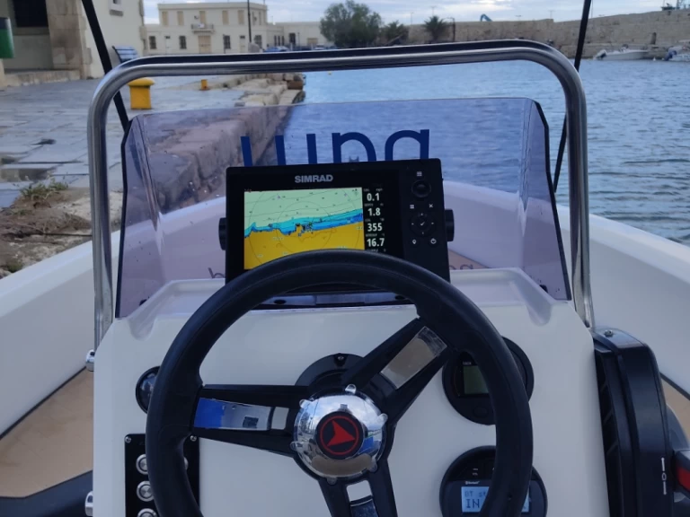 Pronajmout Motorová loď se skipperem či ne Compass v Rethymno