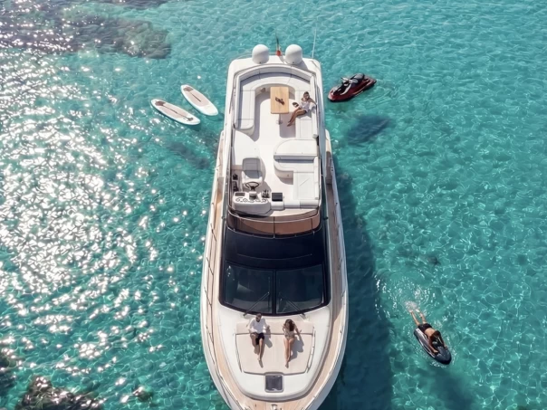 Motorová loď k pronájmu v Portisco za nejlepší cenu