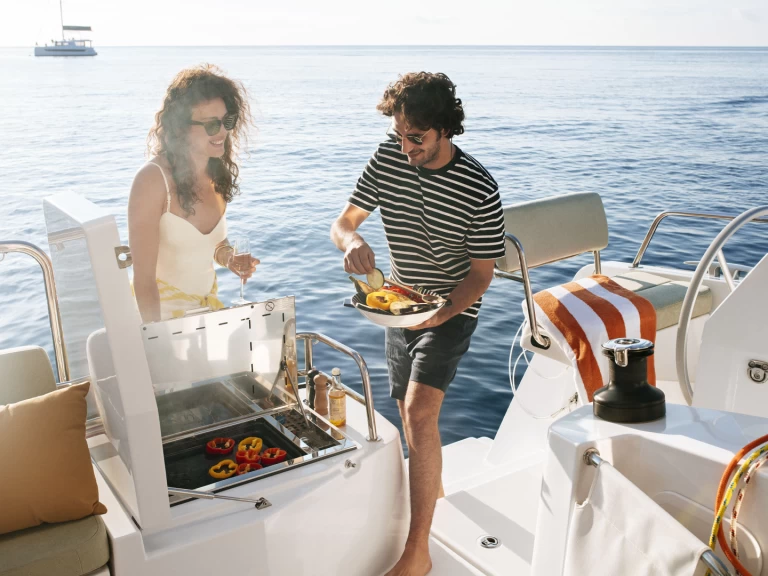 Pronajmout Katamarán se skipperem či ne Bali v Sant Antoni de Portmany