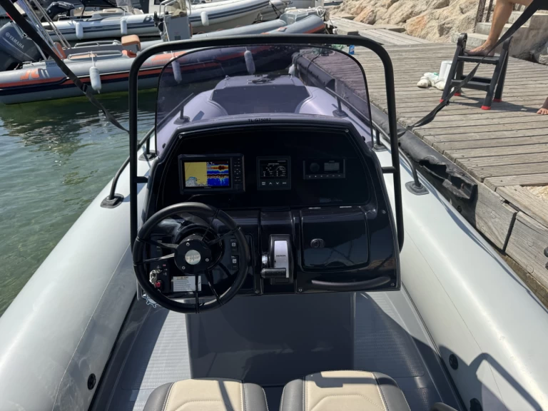 Grand Boats Golden Line G650LF jednotlivci a charterové společnosti v La Madrague