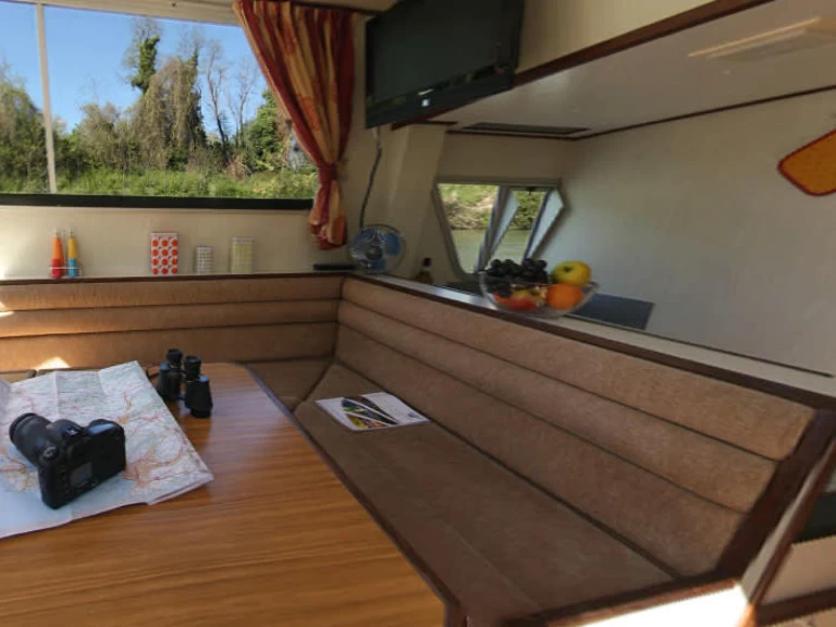 Pronájem Motorová loď Le Boat s licencí