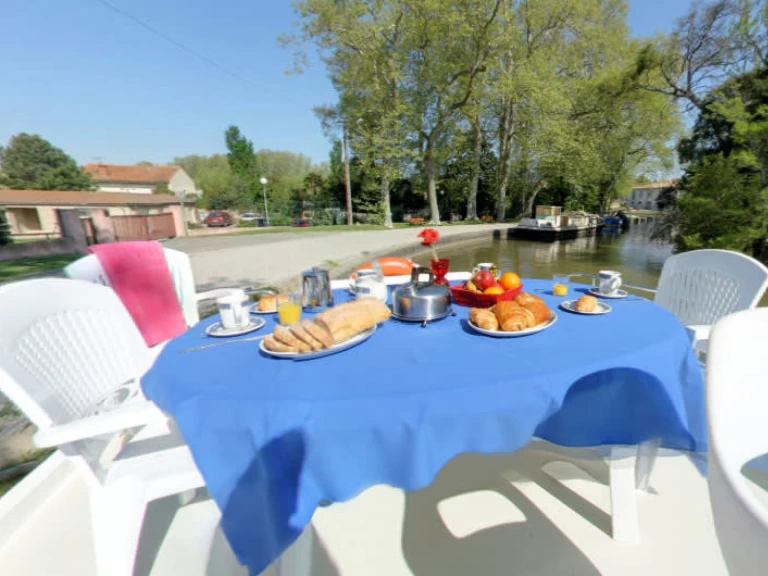 Pronájem Motorová loď Le Boat s licencí