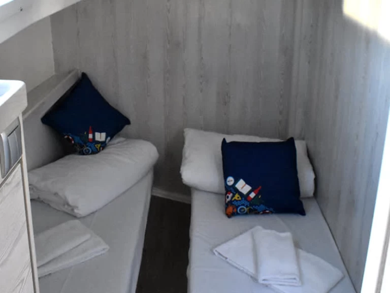 Le Boat Horizon 5 jednotlivci a charterové společnosti v Homps