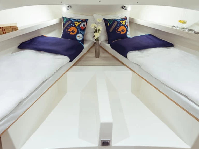 Le Boat Horizon 1 jednotlivci a charterové společnosti v Trèbes