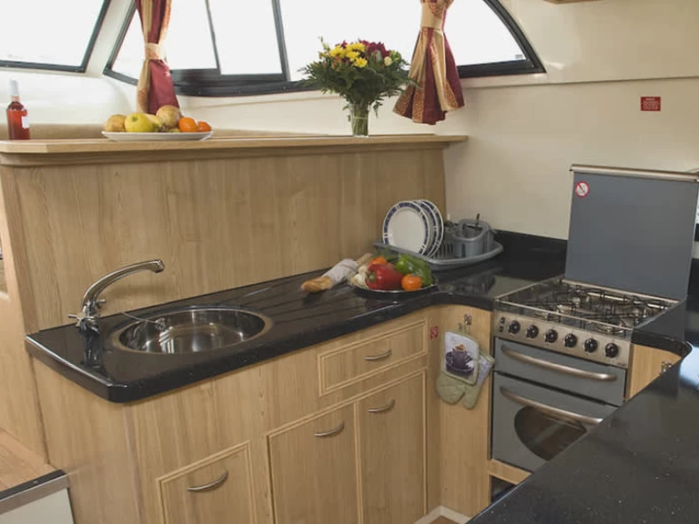 Pronájem lodi Le Boat Mystique v Chertsey na Samboatu