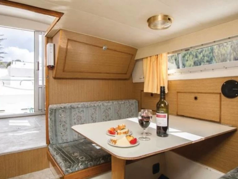 Motorová loď k pronájmu v Spean Bridge za nejlepší cenu