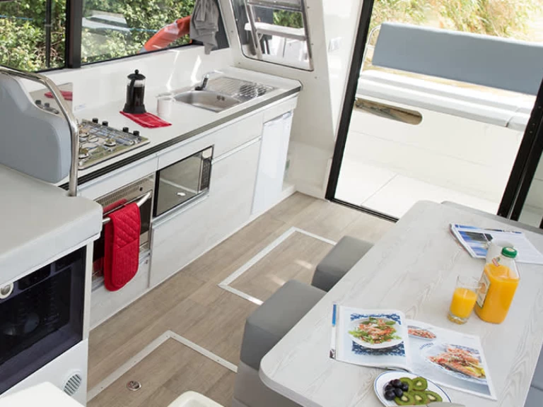 Le Boat Horizon 3 jednotlivci a charterové společnosti v Chertsey