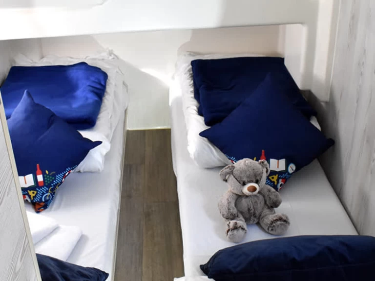 Le Boat Horizon 4 jednotlivci a charterové společnosti v Benson