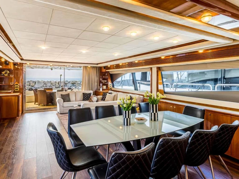 Pronájem lodi Ferretti Ferretti 880 v Donji Seget na Samboatu