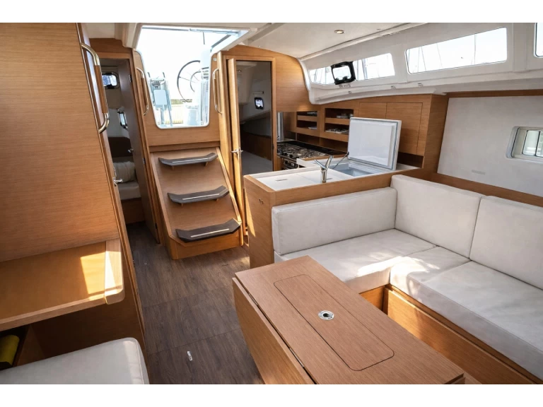 Pronájem Plachetnice Jeanneau s licencí