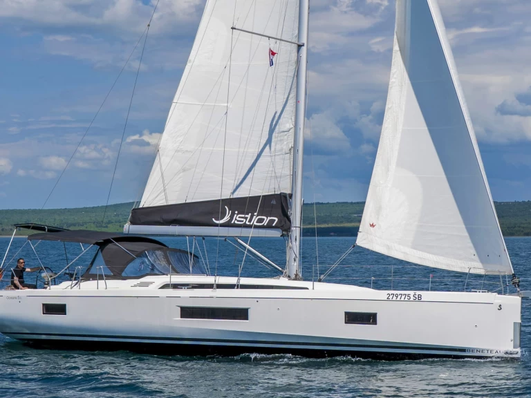 Pronajmout Plachetnice se skipperem či ne Bénéteau v Skradin