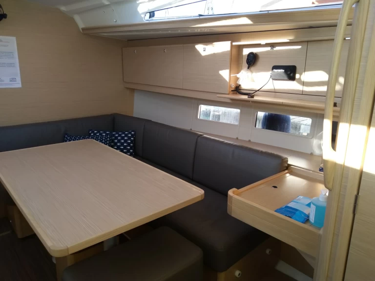 Pronajmout Plachetnice se skipperem či ne Dufour v Nea Peramos