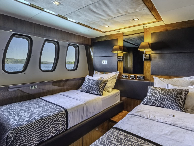 Pronájem jachty v Trogir -Sunseeker Sunseeker Yacht 34M na Samboatu