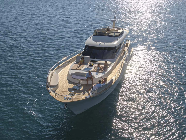 Monachus Monachus 70 Fly jednotlivci a charterové společnosti v Split