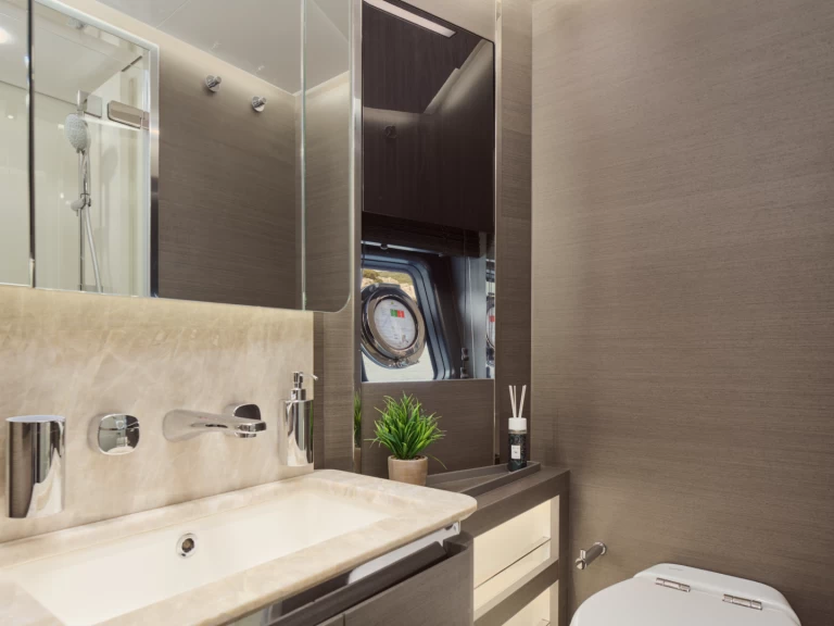 Pronájem lodi Donji Seget lákavé ceny Azimut S8