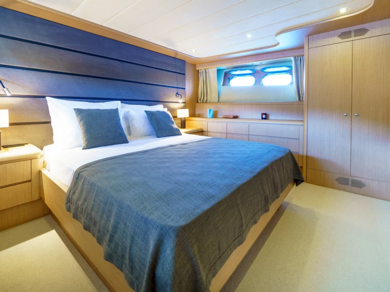 Pronájem lodi  Motoryacht P v Split na Samboatu