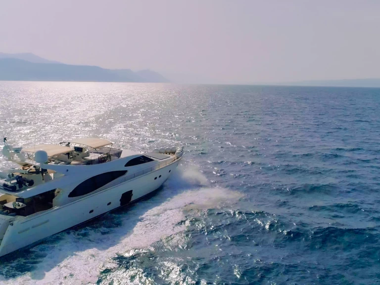 Pronajmout si Ferretti Ferretti 780 v Split