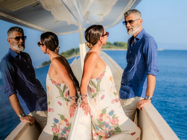  Motoryacht jednotlivci a charterové společnosti v Kaštel Gomilica