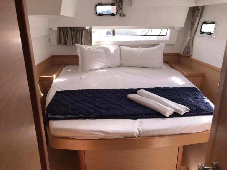 Katamarán k pronájmu v Cugnana Verde za nejlepší cenu