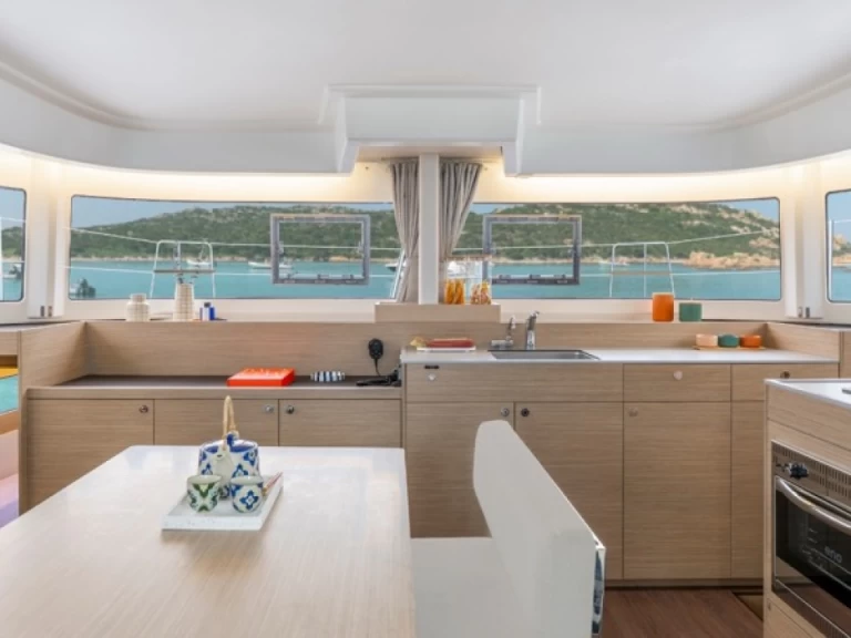 Pronajmout si Lagoon Lagoon 38 - 4cab v Cugnana Verde