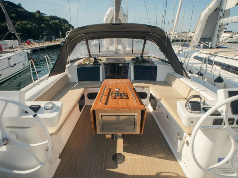 Pronajmout Plachetnice se skipperem či ne Dufour v Olbia