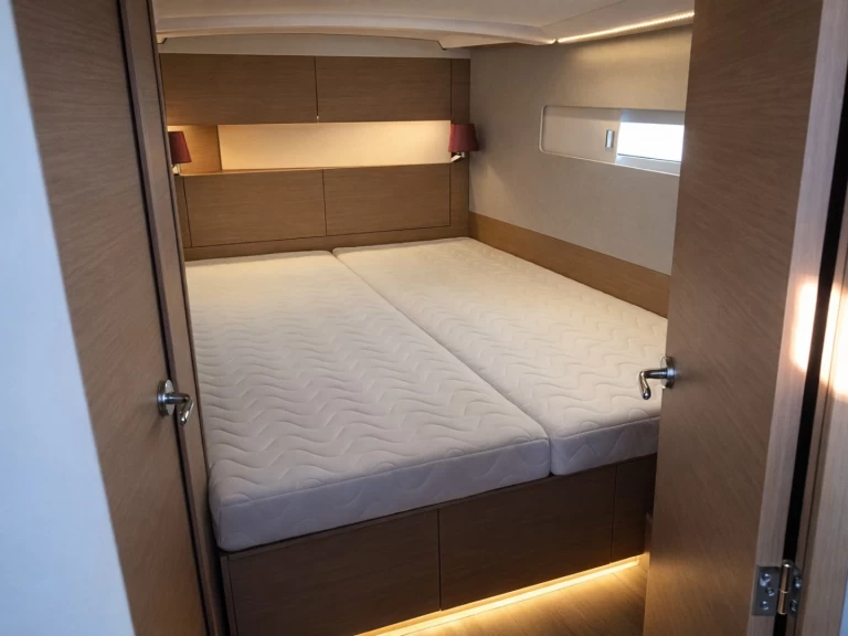 Pronájem lodi Jeanneau Sun Odyssey 410 v Nettuno na Samboatu