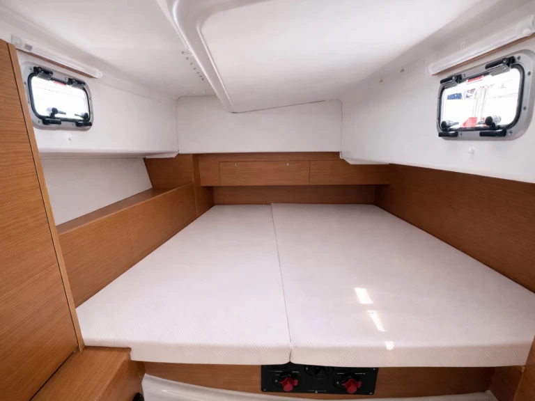 Pronájem jachty v Nettuno -Jeanneau Sun Odyssey 380 na Samboatu