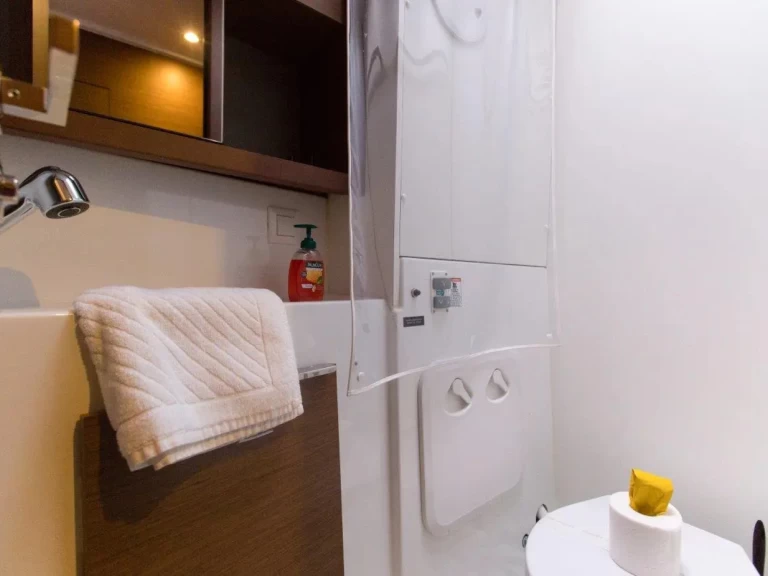 Pronájem Katamarán Lagoon s licencí