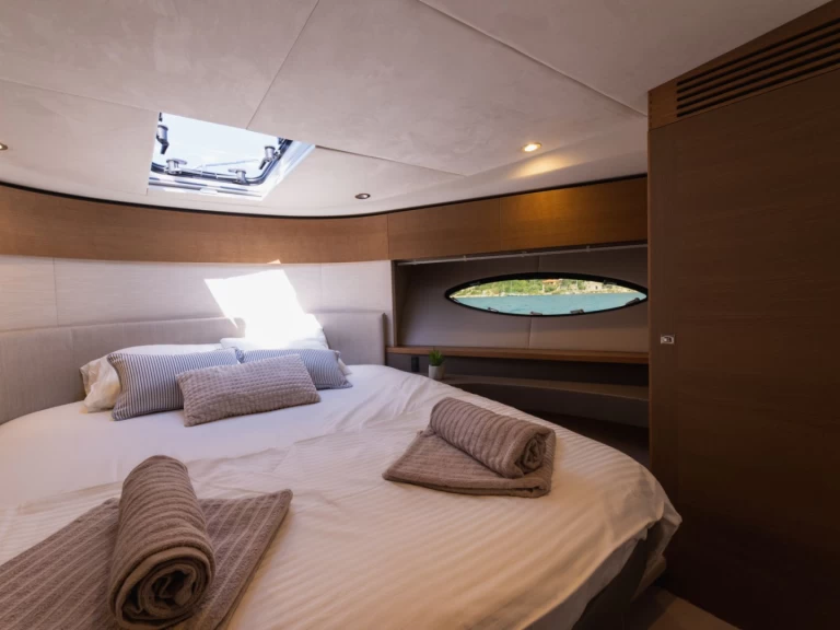 Pronajmout si Princess Princess F43 v Dubrovník