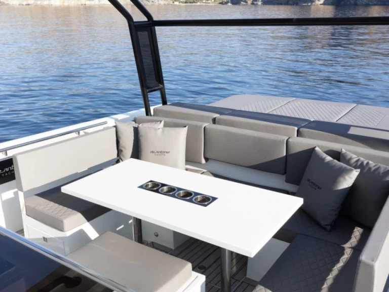 Pronájem jachty v Porto Badino -De Antonio d36 na Samboatu