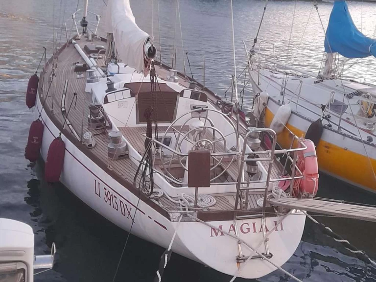 SWAN First 42 jednotlivci a charterové společnosti v Genova