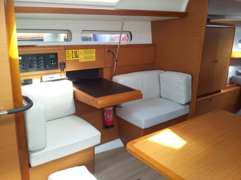 Pronájem lodi Palamos lákavé ceny Sun Odyssey 419