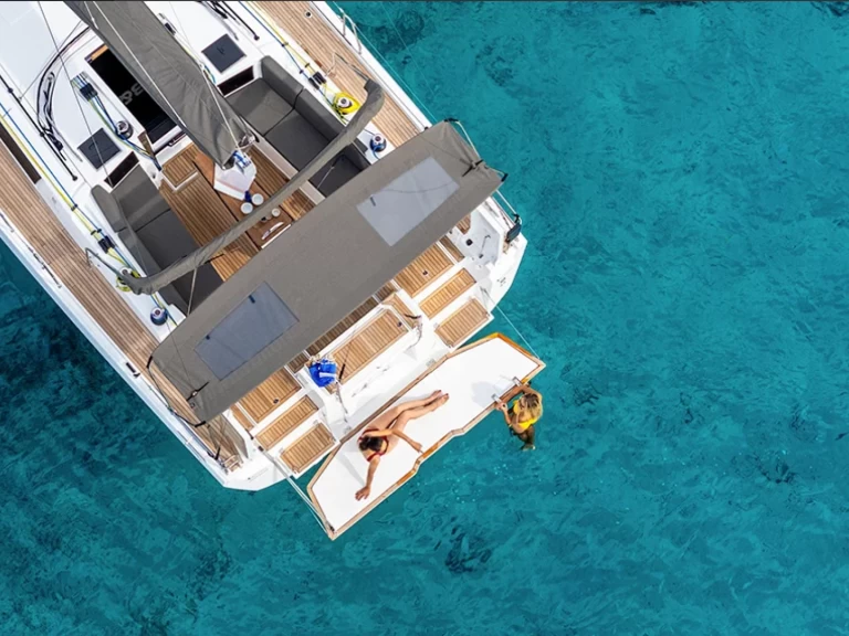 Pronájem lodi Alimos lákavé ceny Dufour 44