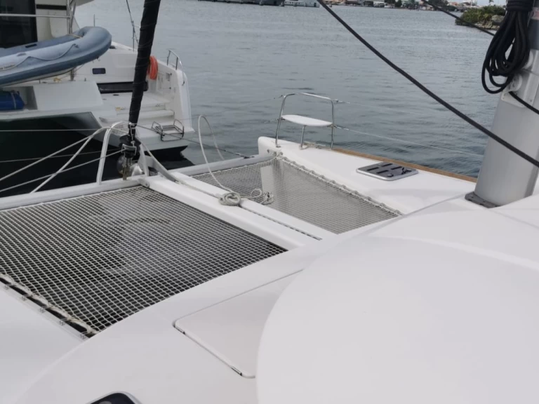 Pronajmout si Lagoon Lagoon 380 v Propriano