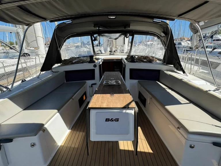 Pronajmout Plachetnice se skipperem či ne Dufour v Palermo