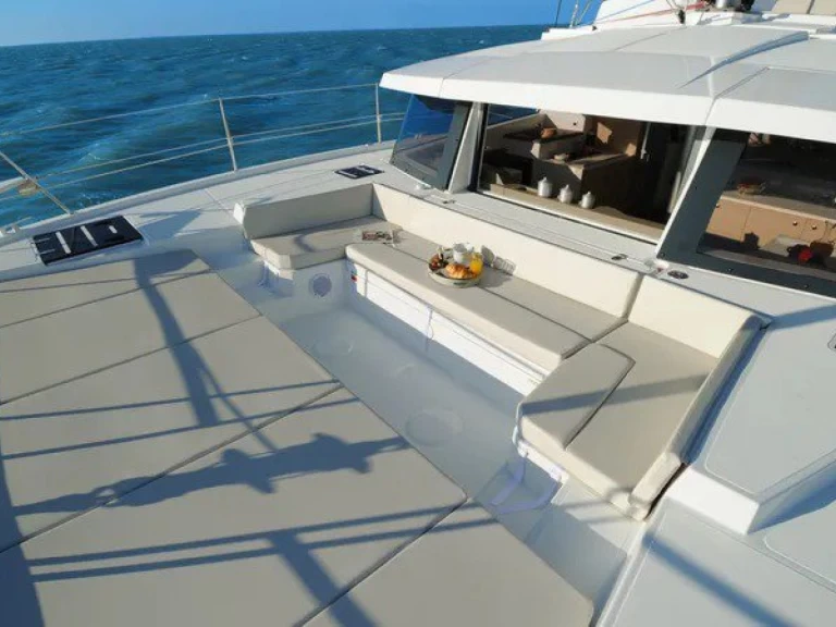 Pronajmout Katamarán se skipperem či ne Bali v Kalkara