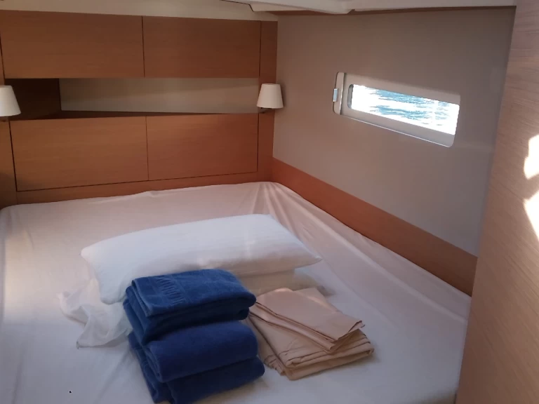 Pronájem Plachetnice v Palamos -Jeanneau Sun Odyssey 410
