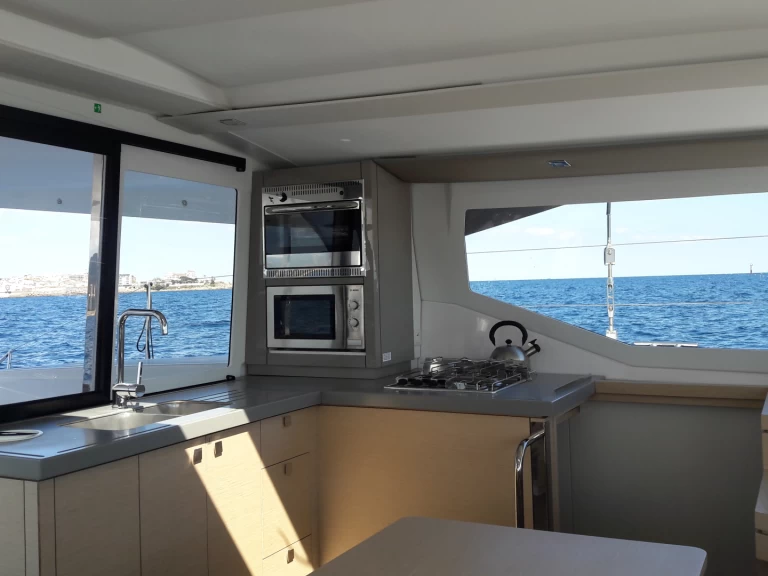 Pronajmout si Fountaine Pajot Lucia 40 v Palamos