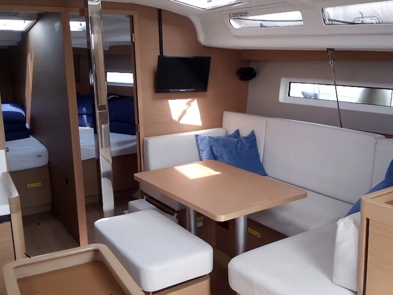 Pronájem Plachetnice v Palamos -Jeanneau Sun Odyssey 440