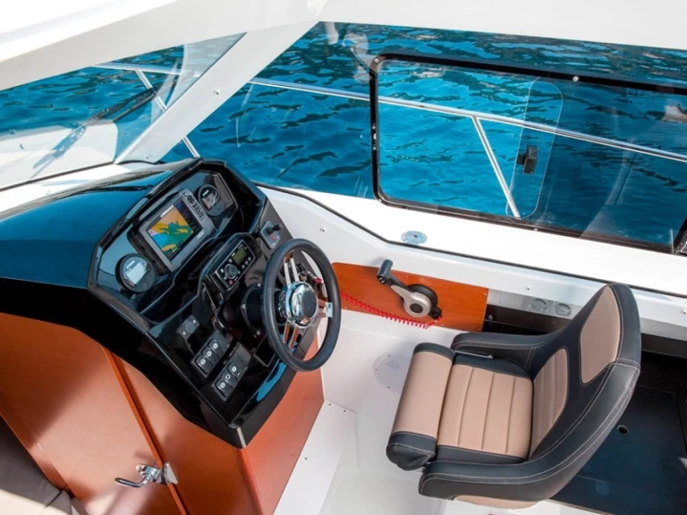 Pronájem lodi Trogir lákavé ceny Merry Fisher 795