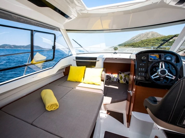 Pronajmout Motorová loď se skipperem či ne Jeanneau v Trogir