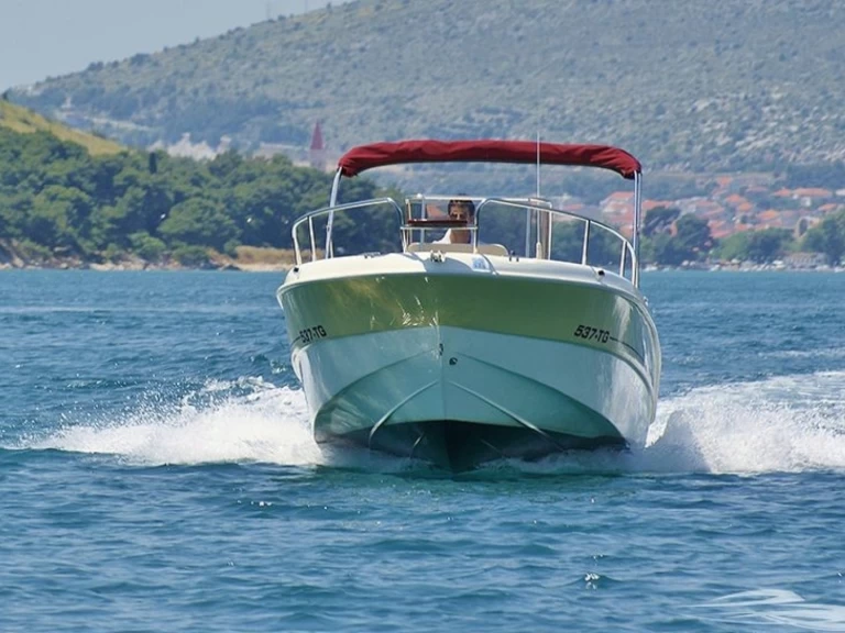 Pronájem Motorová loď Mingolla s licencí