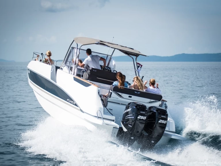 Pronájem Motorová loď v Trogir -Bénéteau Flyer 8.8 SPACEdeck